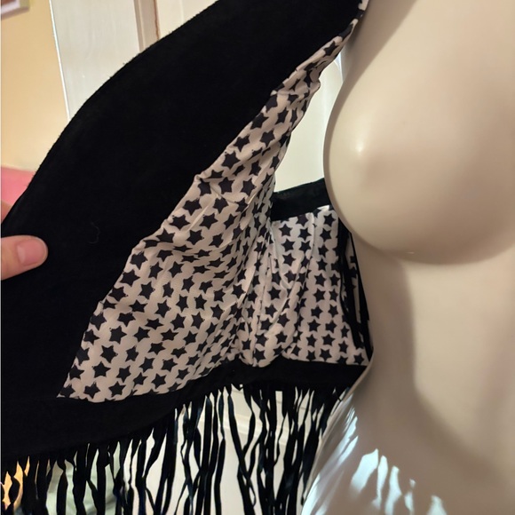 Forever 21 Black and White Star Patterned Vest - Picture 8 of 11